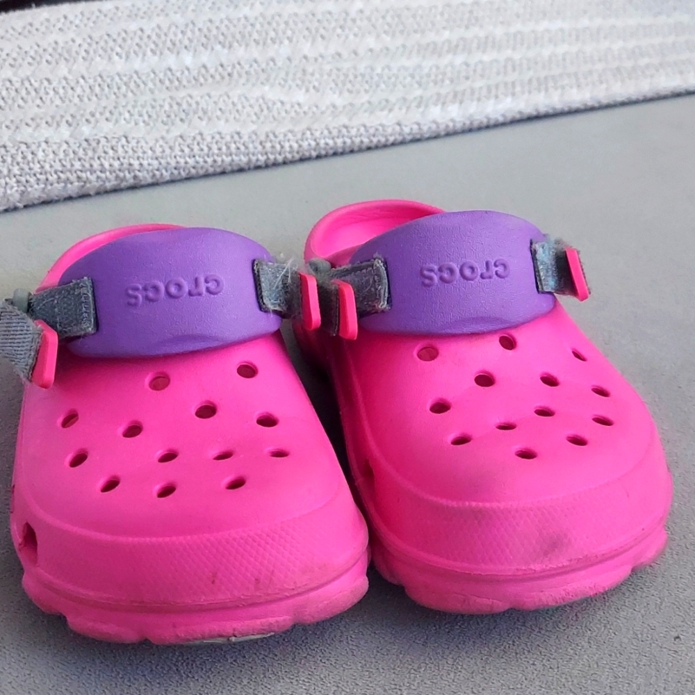 CROCS